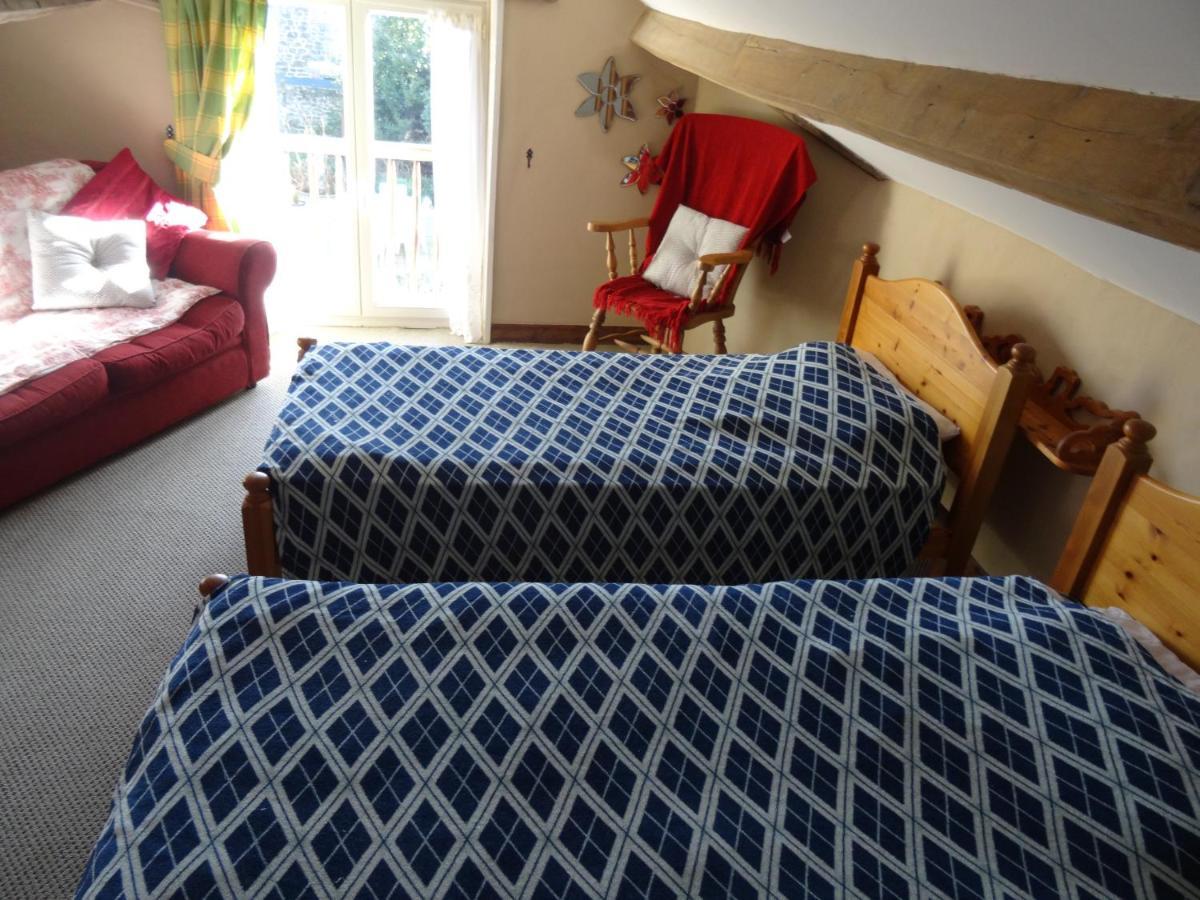 Charming French Cottage-Gite In The Heart Of Quiet Gorron 外观 照片