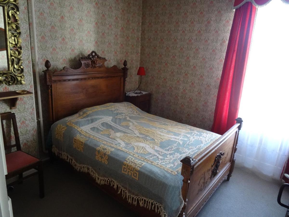 Charming French Cottage-Gite In The Heart Of Quiet Gorron 外观 照片